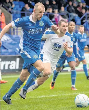  ?? Conor Molloy ?? Luke Summerfiel­d strides towards goal