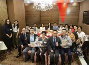  ?? PHOTOS PROVIDED TO CHINA DAILY ?? Dorothy Yiu meets with CUHK students.