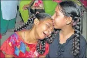  ?? SAMEER SEHGAL/HT PHOTO ?? ■ Distraught family members of the victims at Love Kush Nagar in Amritsar.