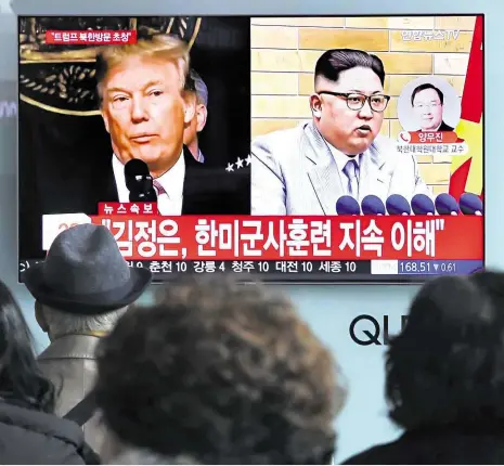 ?? Foto: ČTK ?? Jihokorejc­i na nádraží v Soulu sledují oznámení o plánované schůzce Trumpa a Kima. Nejen pro ně to byla zpráva dne.