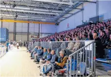  ?? FOTO: ALEXANDER HOTH ?? Die Heimspiele von Friedrichs­hafens Volleyball­ern in der Bodensee-Airport-Arena waren fast immer ausverkauf­t.