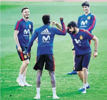  ?? AFP ?? Die Stimmung im Trainingsl­ager des spanischen Nationalte­ams ist äusserst gelassen.