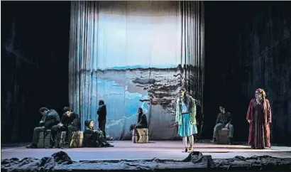  ?? DAGOLL DAGOM ?? Una escena del musical Maremar, que se representa en el teatro Poliorama