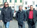  ??  ?? Un altro addio Con Graziano Salvadori e Marco Masini ai funerali di Giorgio Ariani un anno fa