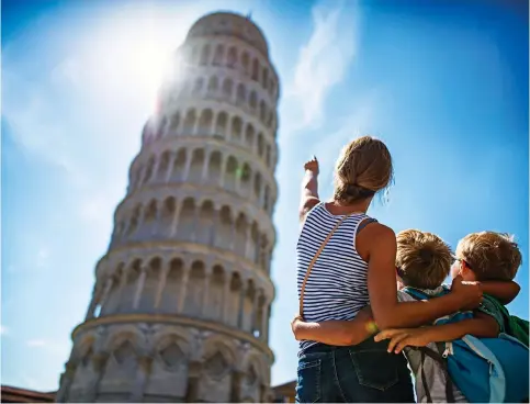  ??  ?? Learning about the Leaning Tower of Pisa, Italy