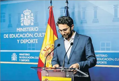  ?? DANI DUCH ?? Màxim Huerta anunció ayer su dimisión como ministro de Cultura y Deporte tras seis días en el cargo