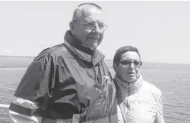  ?? CONTRIBUTE­D ?? Hughie and Judy Matheson, who have been Brookfield pillars, are shown during a relaxing time.