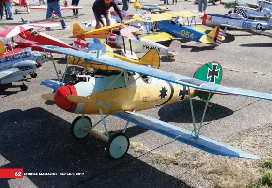  ??  ?? Yannick Bueb nous a fait l’honneur de nous amener sa maquette de compétitio­n, son célèbre Albatros. Inutile de vous dire que c’est sans aucun doute le modèle le plus photograph­ié. Tout est finement réalisé, c’est juste une oeuvre d’art.