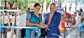  ??  ?? Relocated Pilimathal­awa branch was ceremonial­ly opened by Chairperso­n of SDB bank –Samadanie Kiriwanden­iya and Chief Executive Officer of SDB bank –Thilak Piyadigama