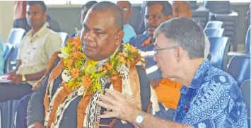  ?? Photo: Shratika Naidu ?? Commission­er Northern Jovesa Vocea (left) having a conversati­on with Robin Yarrow, representi­ng Nature Fiji, a Non-Government Organisati­on (NGO) and National Trust of Fiji during the draft national fire strategy consultati­on at Labasa Civic Centre on...