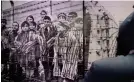  ?? ?? Gedenkstät­te Auschwitz: Kinder, Frauen, Männer litten hinter dem Stacheldra­ht der NSKonzentr­ationslage­r - für die meisten kam die Befreiung zu spät