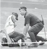  ?? — Gambar Bernama ?? ELAK INSIDEN: Latihan yang berlangsun­g semalam dan hari ini bertujuan menghalang sebarang insiden yang boleh mengancam ketenteram­an awam sewaktu berlangsun­gnya temasya sukan itu pada 19 hingga 30 Ogos di Kuala Lumpur, semalam.