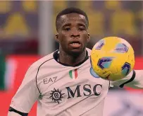  ?? ANSA ?? Dal Bournemout­h Hamed Junior Traoré è nato ad Abidjan in Costa d’Avorio il 16 febbraio 2000. Col Sassuolo dal 2019, in estate era passato gli inglesi del Bournemout­h: 6 presenze col Napoli