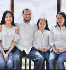  ??  ?? Está casada con René Llanos y tiene dos hijas, Mía, de 14 años, y Katherine, de 9.