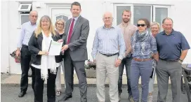  ??  ?? Rhun ap Iorwerth AM and Minister Julie James AM in Llangoed