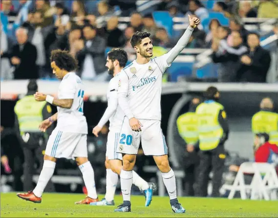  ?? FOTO: SIRVENT ?? Marco Asensio volvió a marcar uno de sus golazos. Fue desde fuera del área y significó el 2-0 para el Real Madrid que prácticame­nte cerraba su victoria