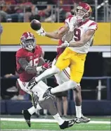  ??  ?? IT WAS that kind of night for USC, as JuJu Smith-Schuster can’t come up with a catch. Smith-Schuster had only one reception.