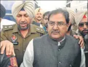  ?? ANIL DAYAL/HT ?? Punjab Police taking INLD leader Abhay Chautala in custody during a protest at Shambhu barrier on the PunjabHary­ana border in Patiala district on Thursday.