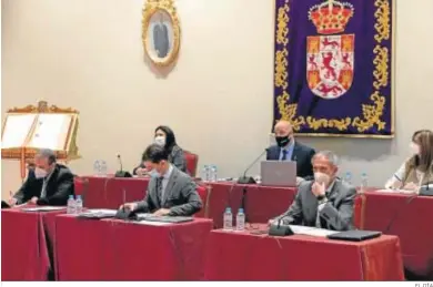  ?? EL DÍA ?? Un momento de la celebració­n del Pleno de la Diputación de Córdoba.