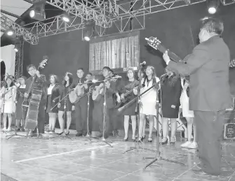  ?? /ARMANDO PEDROZA ?? Las rondallas dieron la apertura a la sexta edición del Festival de Música de Tlaxcala, en Contla de Juan Cuamatzi