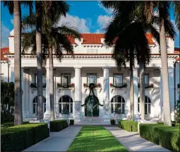  ??  ?? MONUMENT T0 A MAGNATE: The impressive Henry Flagler Museum. Below right: A giant mural in nearby West Palm Beach