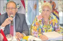  ??  ?? El director Didier Olmedo y su par argentina de la Dirección de Límites y Fronteras, Mónica Dinucci.