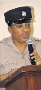  ??  ?? Superinten­dent Catherine
Lord says the majority of officers have confidence in the negotiatio­ns team of the Police Officers’ Associatio­n.