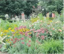  ??  ?? Permanent plantings are rare at Chanticlee­r, near Philadelph­ia. Most areas are redesigned once or twice a year.