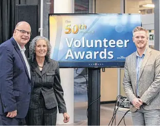  ?? NICK GAINES ?? The Rath Eastlink Community Centre will be hosting the 50th annual Provincial Volunteer Awards. Speaking at the announceme­nt was MLA Dave Ritcey, left, Farida Gabani and RECC general manager Matt Moore.