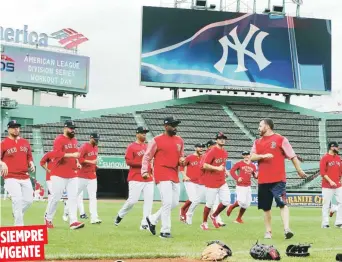  ?? AP / Elise Amendola ?? Pese a que los actores de reparto han cambiado, la riña entre Yankees y Medias Rojas siempre es candente.