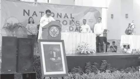  ?? ALDO NELBERT BANAYNAL ?? A priest celebrates the Mass to kick off the Cebu City National Heroes Day celebratio­n yesterday. Cebu Archbishop Jose Palma recently said he will appoint spiritual counselors for the priests.