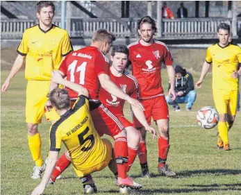  ?? FOTO: HKB ?? Wie beim 2:3 gegen den VfL Mühlheim will der SV Wurmlingen auch dem Zweiten aus Rottweil einen großen Kampf bieten.