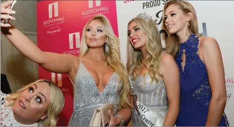  ??  ?? Selfie time . . . Leanne McDowell, Miss Northern Ireland 2015, Sasha Livingston­e, Miss Ireland 2015, Emma Griffith, Miss Louth 2017 and Jenny Russell at the Miss Louth Contest at the Four Seasons Hotel, Carlingfor­d.