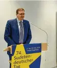  ?? ?? Steffen Hörtler, Vorsitzend­er der Sudetendeu­tschen Landsmanns­chaft in Bayern, hielt einen Vortrag.