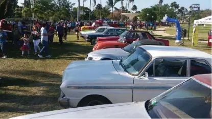  ?? FRANCISCO ALÚSTIZA ?? Como parte de la fiesta se montó una exposición de autos antiguos.