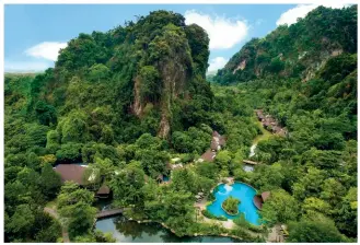  ??  ?? ISOLATED OASIS The Banjaran is located in a serene slice of Ipoh’s well-known natural beauty