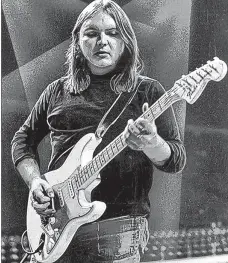  ?? ASSOCIATED PRESS FILE PHOTO ?? Guitarist Ed King of the Southern rock band Lynyrd Skynyrd performs in a 1975 concert.