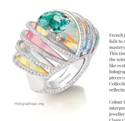  ??  ?? Holographi­que ring