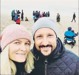  ?? @CROWNPRINC­ESSMM ?? La princesa Mette-Marit con su esposo, Haakon de Noruega