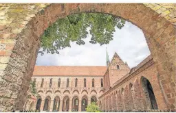  ?? ?? Als Schlüsselw­erk der Norddeutsc­hen Backsteing­otik wurde das Kloster Chorin zum Vorbild für viele andere Kirchenbau­ten.
Louisenhof
