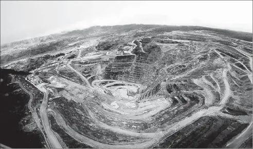 ?? PROVIDED TO CHINA DAILY ?? A bird’s eye view of the Porgera Gold Mine in Papua New Guinea which is owned and operated by Zijin Mining Group.