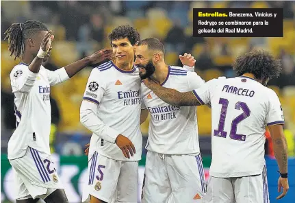  ?? ?? Estrellas. Benezema, Vinicius y Rodrygo se combinaron para la goleada del Real Madrid.