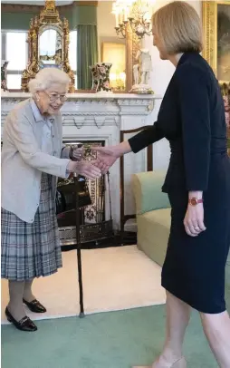  ?? ?? Greeting: Liz Truss and Queen at Balmoral, where she died