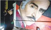  ?? ALEJANDRO TAMAYO U-T ?? Gerardo Mode Orozco looks over his finished mural in Colonia Buena Vista on Monday.