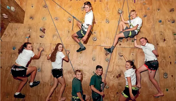  ?? PHOTO: MARTIN DE RUYTER/ FAIRFAX NZ ?? Waimea College junior adventure racing team members Milly Thurlow, Mikayla Wright, Luke Clatworthy, Arron Whittaker, Marco Fon, Johanna Harrison, Gus Smith and Kedall Shuker prepare for the Get2Go Challenge event.