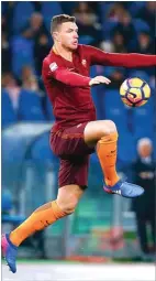  ?? TONY GENTILE/REUTERS ?? KEJAR DEFISIT: Aksi Edin Dzeko ketika menghadapi Torino (19/2). Dia menjadi tumpuan AS Roma untuk menjebol gawang Lyon.