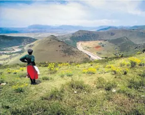  ?? Picture: Getty Images/Susan Winters Cook ?? People came in their thousands to tell the parliament­ary committee on constituti­onal review about the pain of dispossess­ion and the healing prospect of land redistribu­tion.