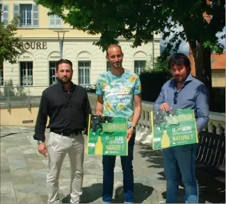  ??  ?? Les trois artisans de la nouvelle collecte de gauche à droite : Nicolas Clétien, Julien Baesa et Julien Jamet. (Photo C.J.B.)