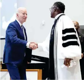  ?? ?? Intención. Joe Biden, presidente de EU, ayer, en una iglesia en Carolina del Sur.