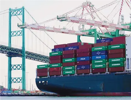  ?? MARCIO JOSE SANCHEZ/ASSOCIATED PRESS ?? A cargo ship docks at the Port of Los Angeles in June 2019.